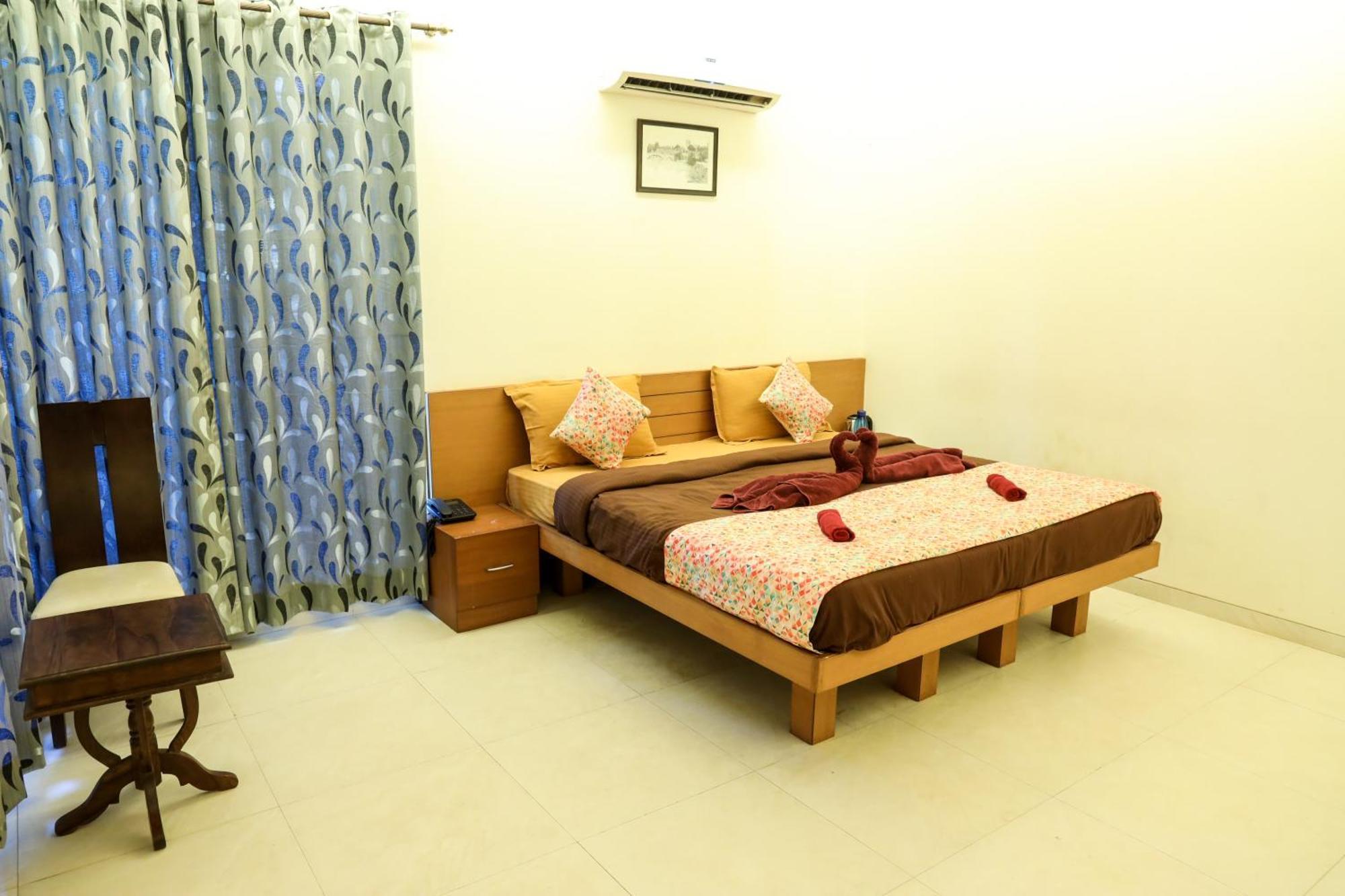 Surya Kiran Miramar Bed & Breakfast Panaji Rom bilde